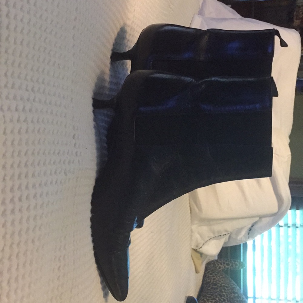 Manolo Blahnik black booties size 36 1/2